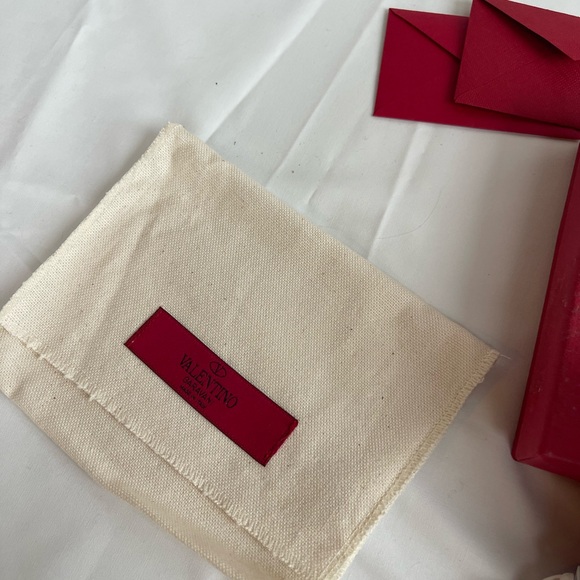 $3250 Set of 2 Valentino Garavani bag and wallet new with tag and dust bags - Picture 16 of 17